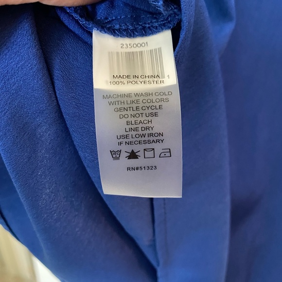 Royal blue blouse button-up, with bow, size XL. Riley & Rae. - Picture 5 of 5